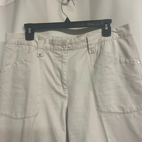 Bass khaki capris size 12 - Picture 2 of 4